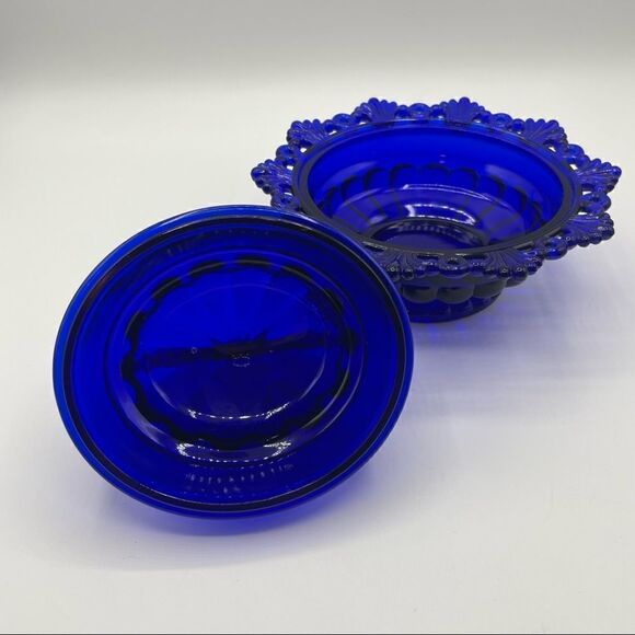 Vintage Westmoreland Ring and Petal Cobalt Glass Butter Dish - Picture 4 of 7